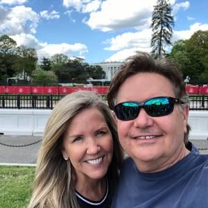 Meet your Posher, Leslie